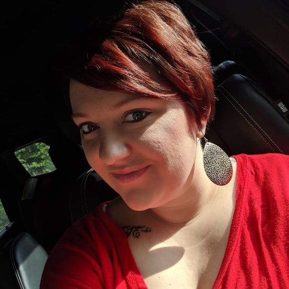 Meet your Posher, Mckenzie - Picture 2 of 2